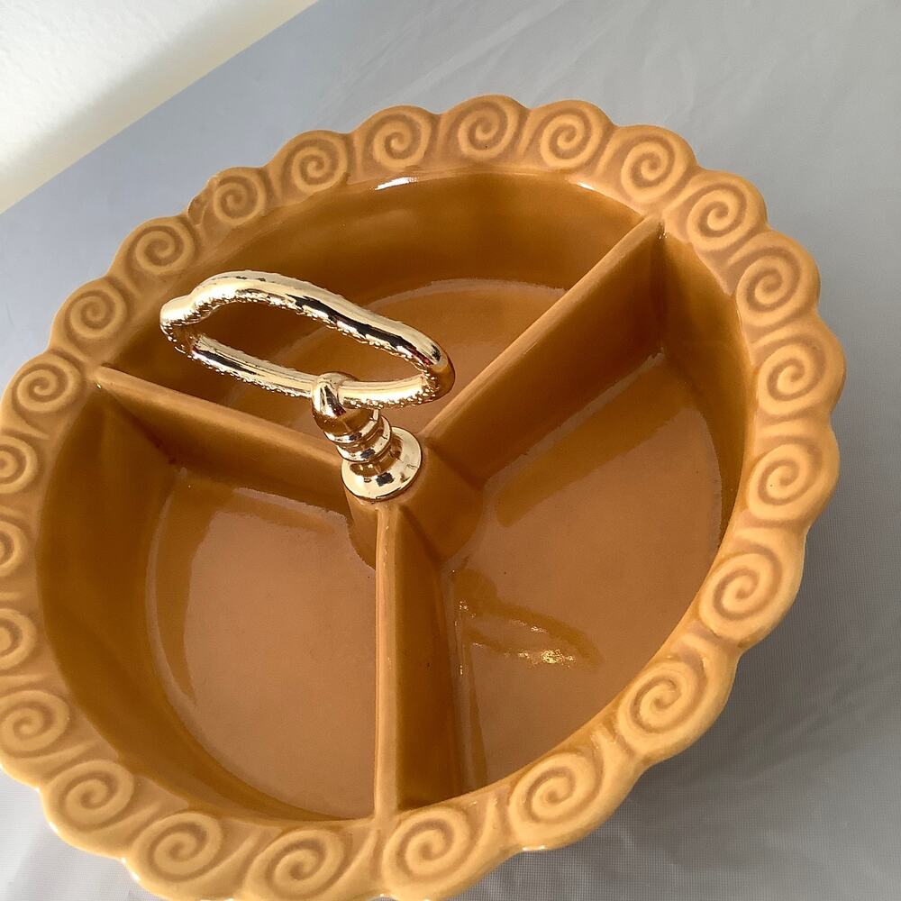 Vintage CALIF USA 267 Ceramic Mustard Yellow With Gold Handle 3 Divided Dish - Picture 2 of 6